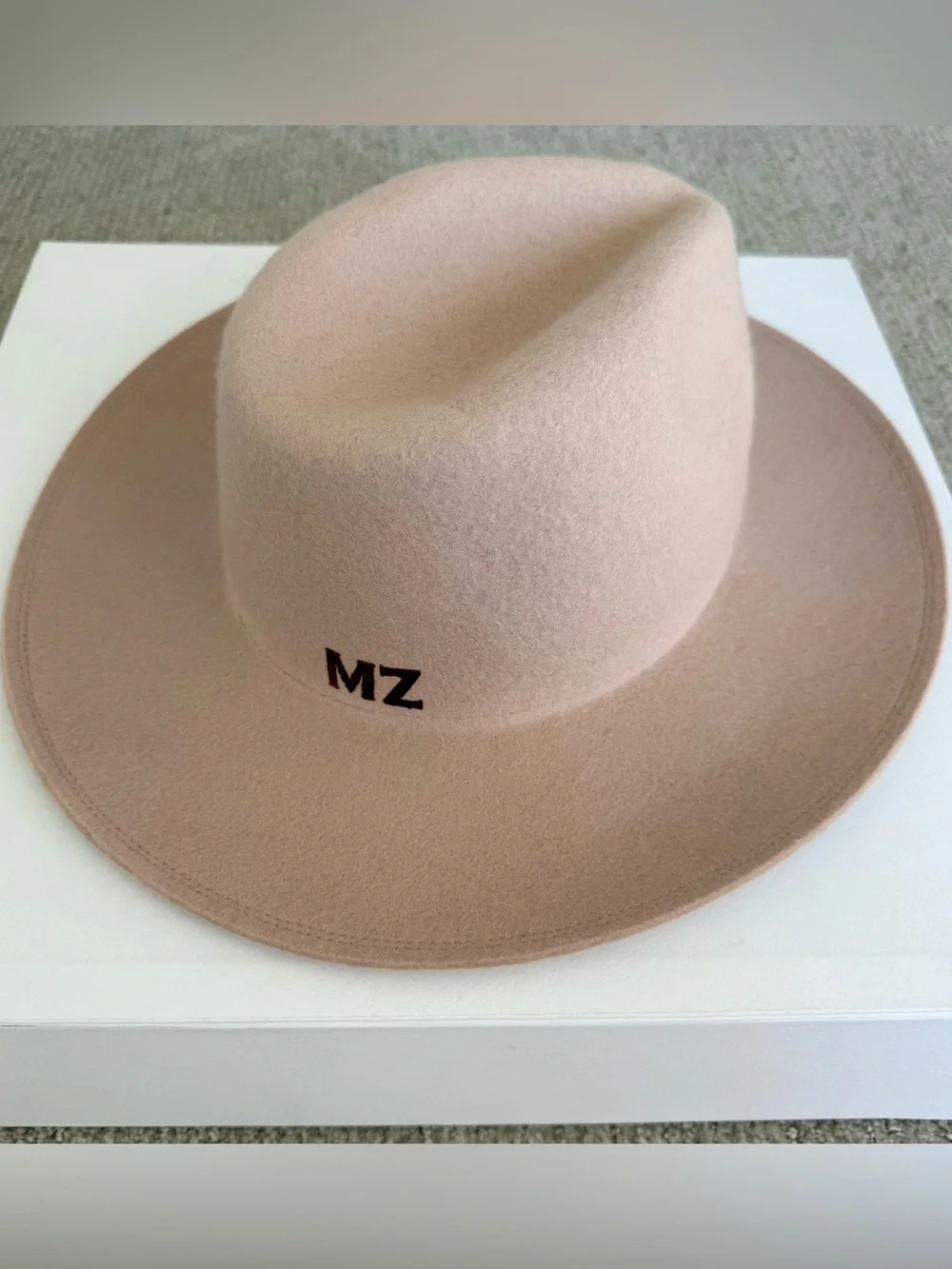 New. Olive & Pique Wool Classic Hat. New and never worn. 100% wool. One size.